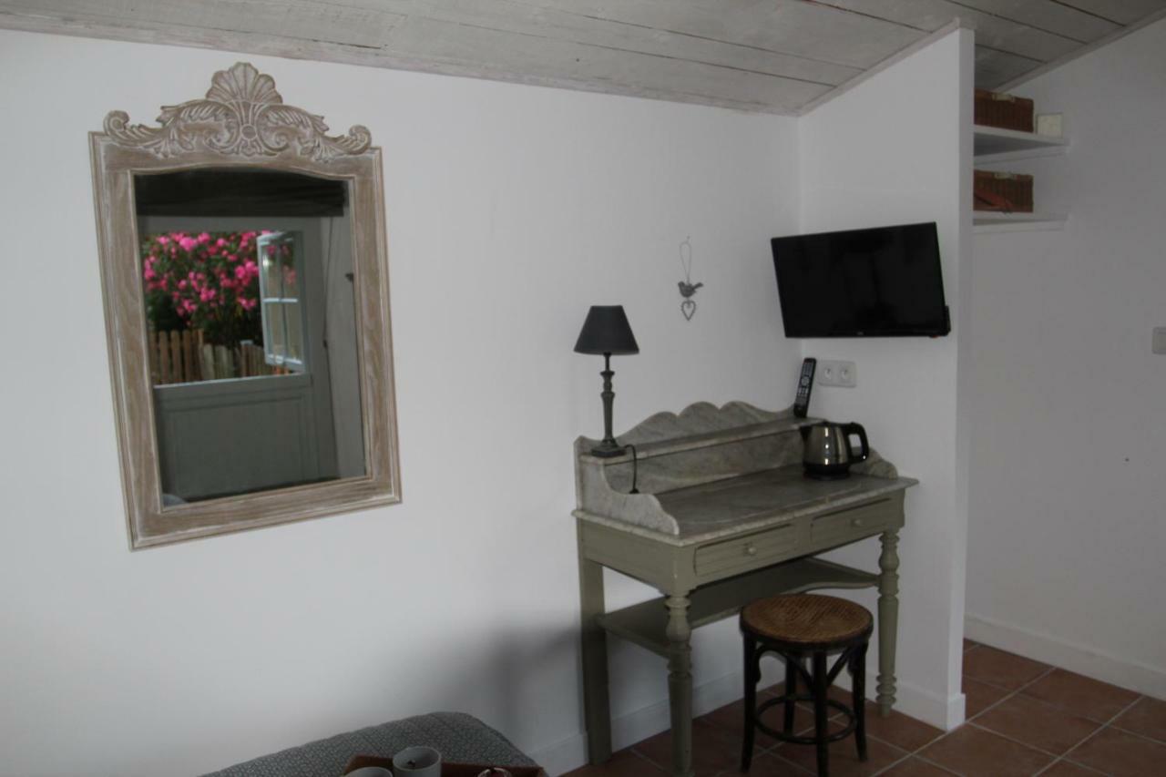 ホテルLe Clos Du Gorion Saint-Sulpice-et-Cameyrac エクステリア 写真