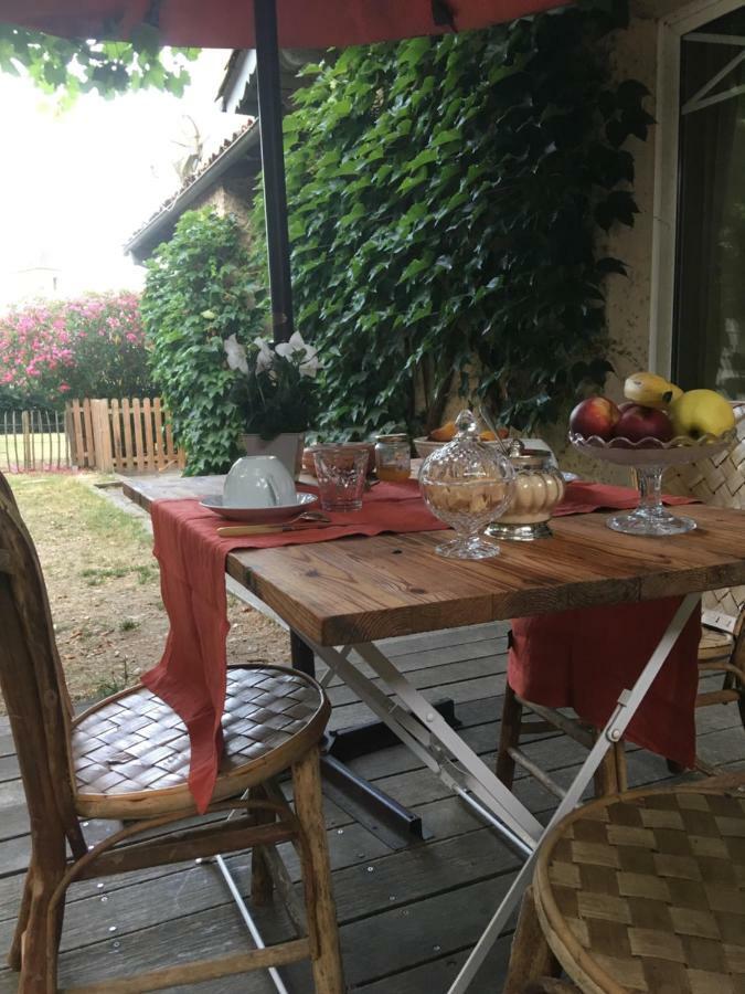 ホテルLe Clos Du Gorion Saint-Sulpice-et-Cameyrac エクステリア 写真